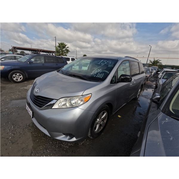 TOYOTA SIENNA 2011 ADT-DONATION