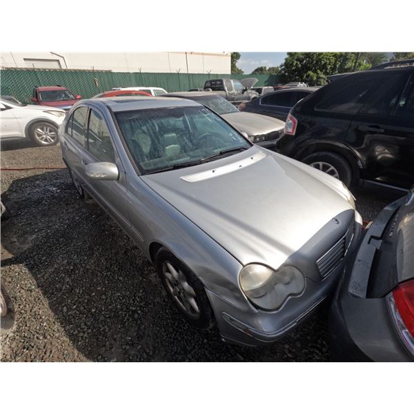 MERZ C CLASS 2004 T-DONATION