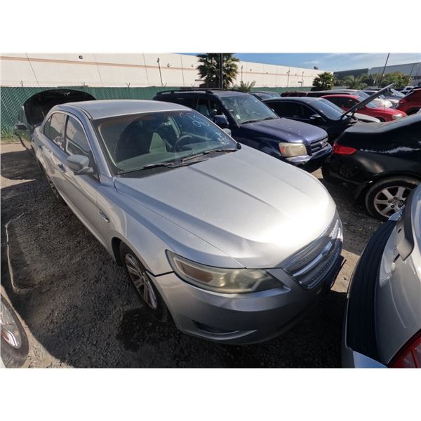 FORD TAURUS 2010 T