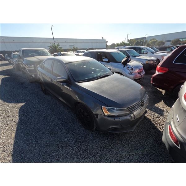VOLKS JETTA 2014 SALV/T