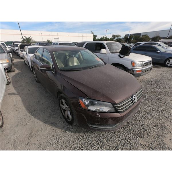 VOLKS PASSAT 2013 T