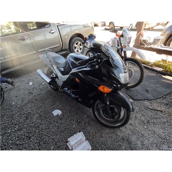 KAWASAKI NINJA ZX-11 1994 ADT-DONATION