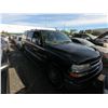 Image 2 : CHEV SUBURBAN 2001 T-DONATION