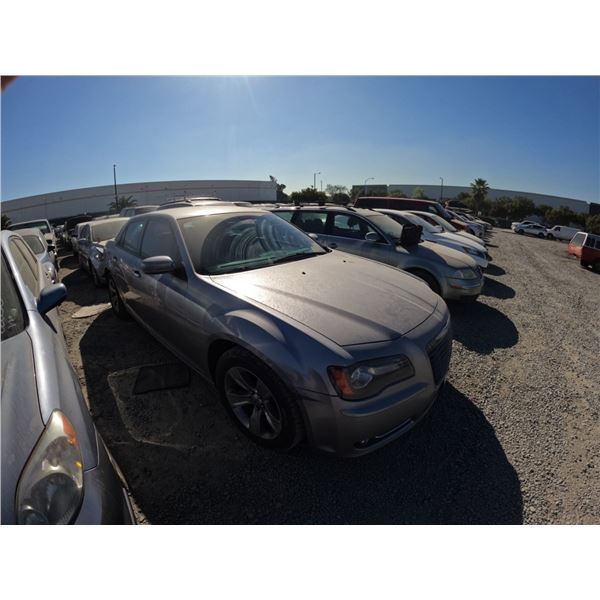 CHRYSLER 300 2014 T-2 DAYS