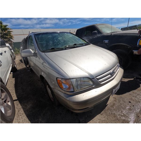 TOYOTA SIENNA 2002 T-DONATION