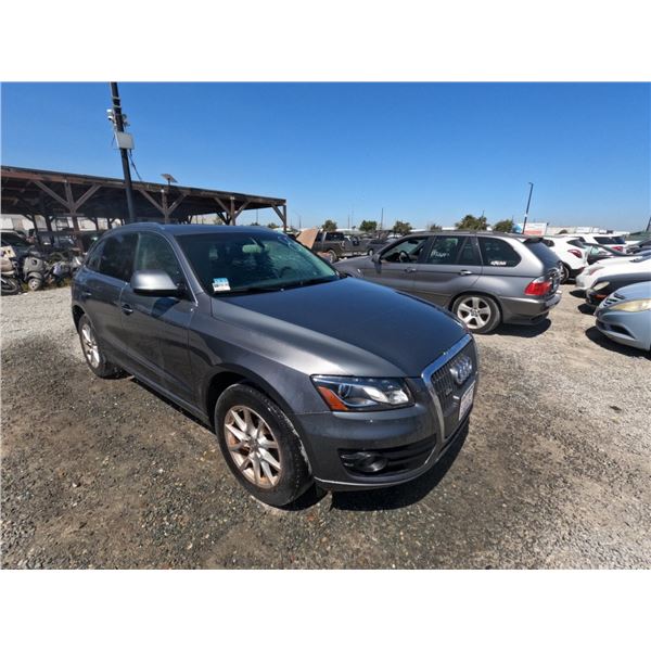 AUDI Q5 2012 O/S-TITLE