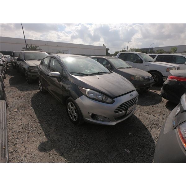 FORD FIESTA 2014 SALV/T