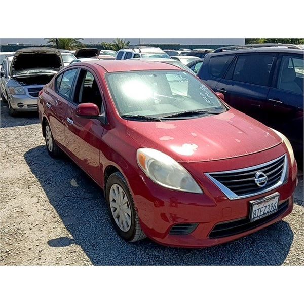 NISSAN VERSA 2012 SALV/T