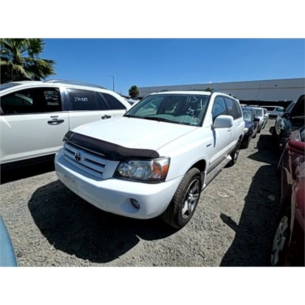 TOYOTA HIGHLANDER 2004 SALV T/DONATION