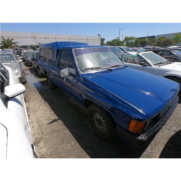 TOYOTA PICK UP 1985 T-DONATION