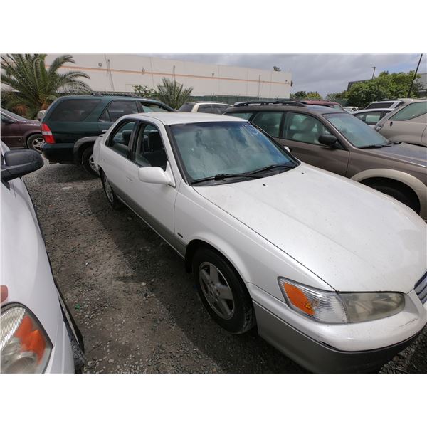 TOYOTA CAMRY 2001 SALV T/DONATION