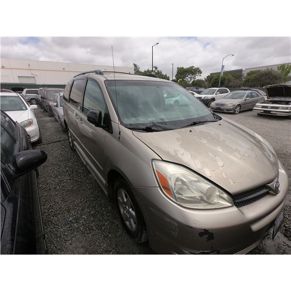 TOYOTA SIENNA 2004 T-DONATION