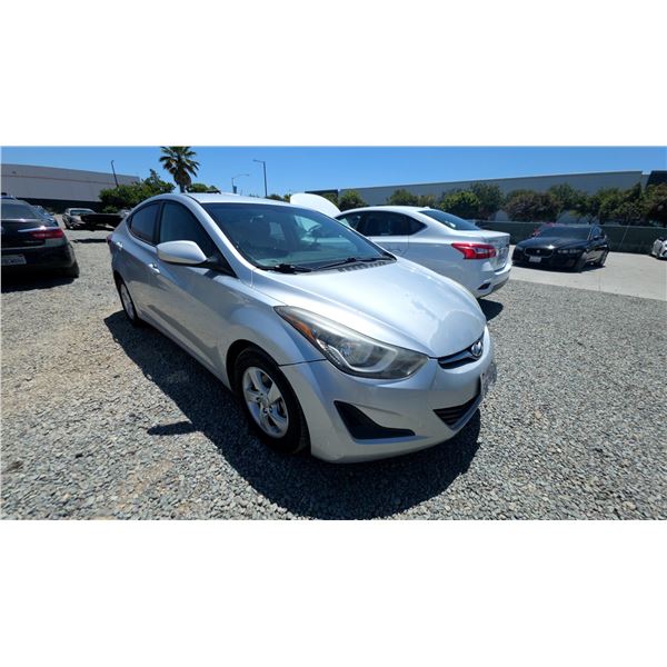 HYUNDAI ELANTRA 2015 T