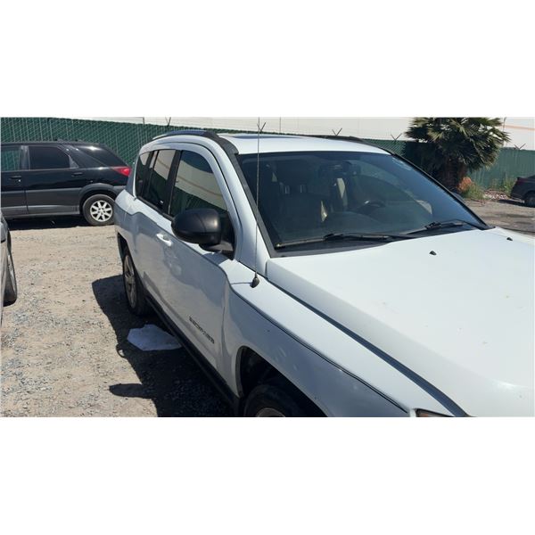 JEEP COMPASS 2011 SALV/T