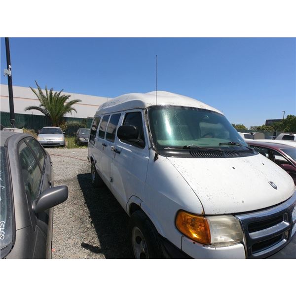 DODGE RAM VAN 2002 T-DONATION