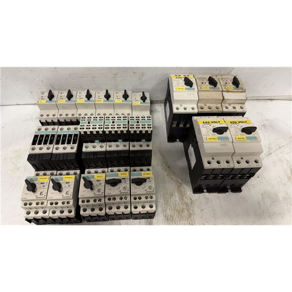 Lot of Siemens Circuit Breakers