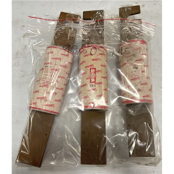 (3) Limitron #KTS-R-600 Fuses