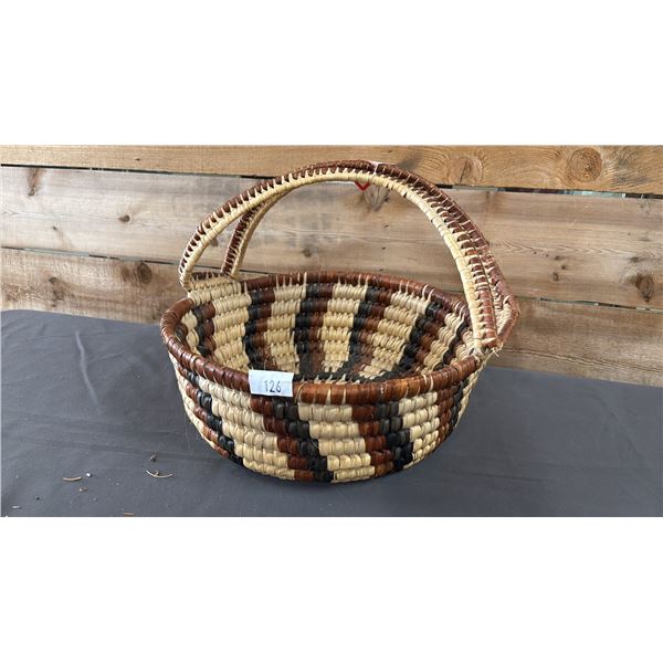HAND MADE BUFFALO GRASS NATIVE WOVEN BASKET 13" X 12" X 5"