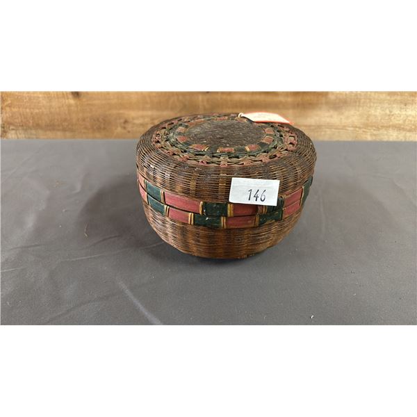 HAND WOVEN FIRST NATIONS HAIDA SPLIT ROOT BASKET WITH LID CIRCA 1930'S 6.5" X 3.5"
