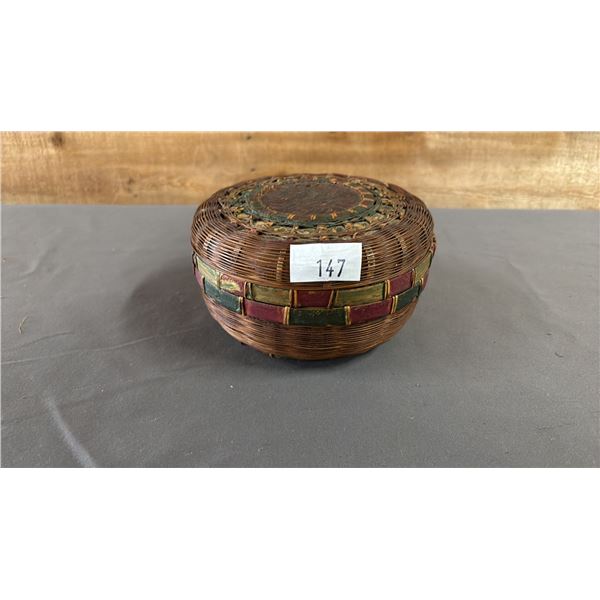 HAND WOVEN FIRST NATIONS HAIDA SPLIT ROOT BASKET WITH LID CIRCA 1930'S 6" X 3"