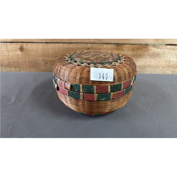 HAND WOVEN FIRST NATIONS HAIDA SPLIT ROOT BASKET WITH LID CIRCA 1930'S 6.5" X 4"