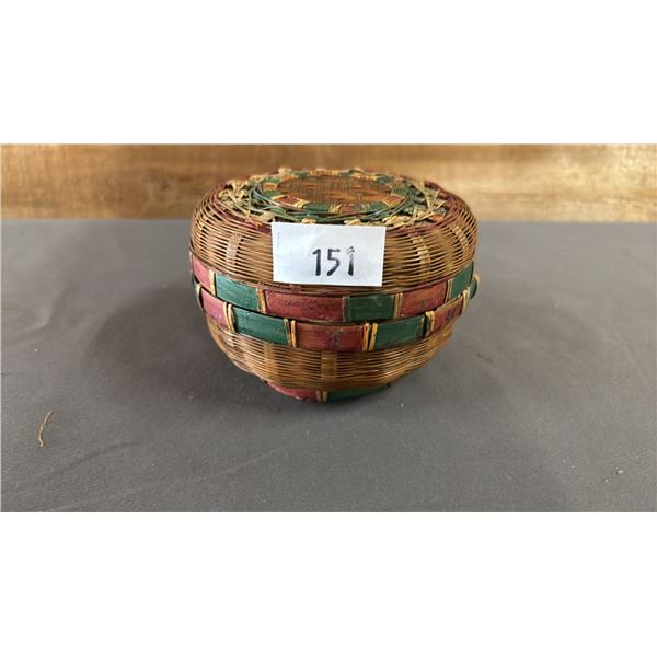 HAND WOVEN FIRST NATIONS HAIDA SPLIT ROOT BASKET WITH LID CIRCA 1930'S 4.5" X 3"