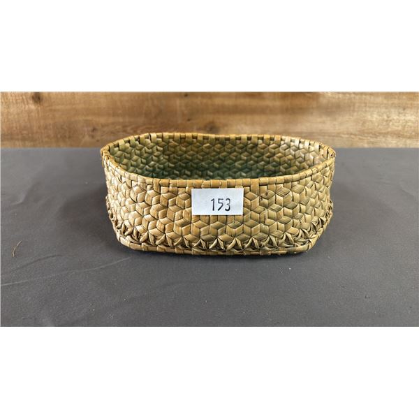 HAND WOVEN OLD CEDAR BARK NATIVE BASKET 7.5" X 4.5" X 2.5"