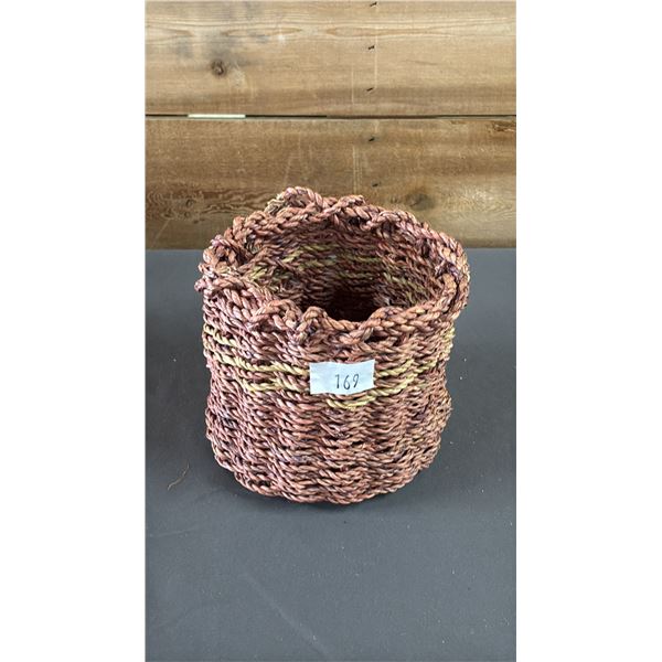HAND WOVEN FIRST NATIONS SWAMP SWEET GRASS BASKET BY JOAN RYAN OF TSIMSHIAN NATION 6" X 5"