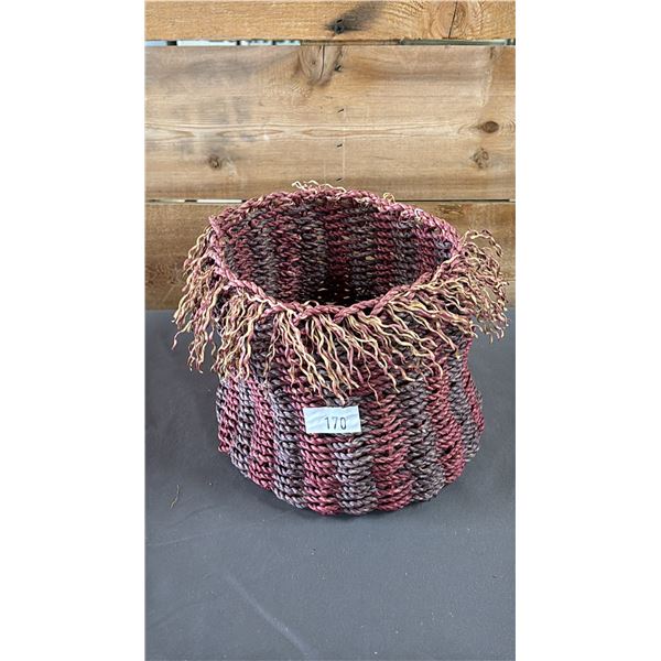 HAND WOVEN FIRST NATIONS SWAMP SWEET GRASS BASKET BY JOAN RYAN OF TSIMSHIAN NATION 7" X 6" X 7"