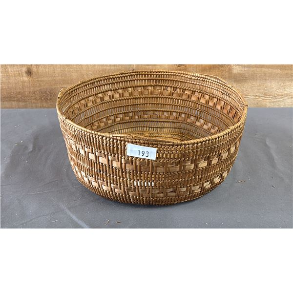 HAND WOVEN FIRST NATIONS BASKET 10.5" X 4.5"