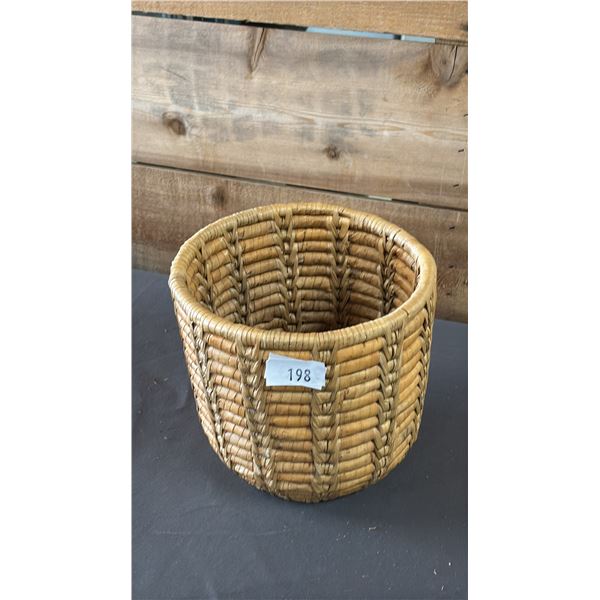 HAND WOVEN FIRST NATIONS BASKET 6.5 "X 6.5"