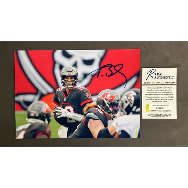 AUTOGRAPHED TOM BRADY PHOTOGRAPH WITH REAL AUTHENTIC CERTIFICATE OF AUTHENTICITY