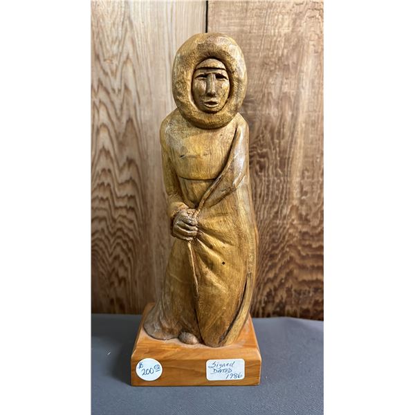 VINTAGE 1986 CARVED COTTONWOOD ROOT FIGURINE ON AN ALDER ROOT BASE BY JOHN OSTENSTAD: 7" TALL