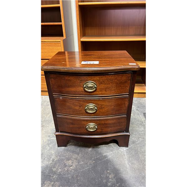 VINTAGE DIXIE FURNITURE MAHOGANY 3 DRAWER SIDE-TABLE: *TOP IS SCUFFED*