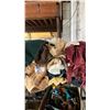 Image 3 : SHELF OF ASSORTED BLANKETS, TABLE LINENS, TOWELS & MORE