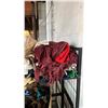 Image 4 : SHELF OF ASSORTED BLANKETS, TABLE LINENS, TOWELS & MORE