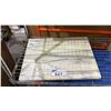 Image 1 : 20" X 16" MARBLE CUTTING BOARD