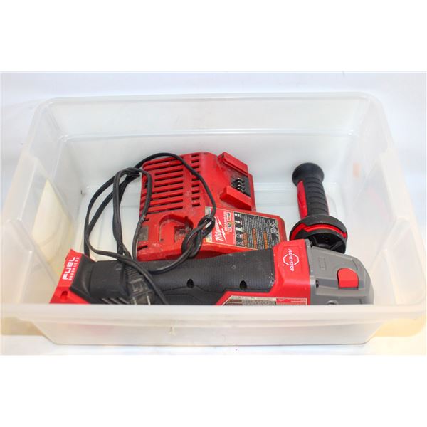 MILWAUKEE CHARGER AND GRINDER NO BATTERY