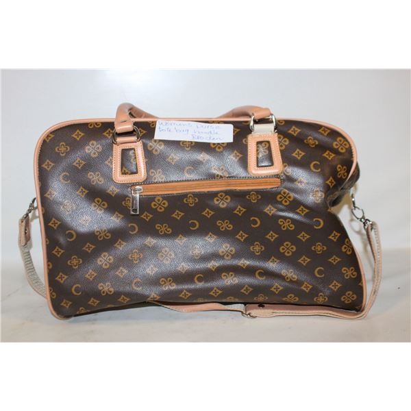 WOMENS PURSE TOTE BAG HANDLE NEEDS FIXING