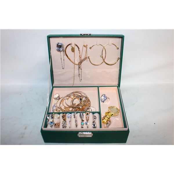 BIG  ESTATE JEWELRY BOX WITH  A KEY FULL OF