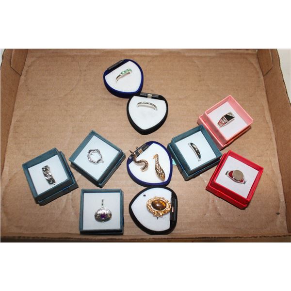 LOT OF 10 ESTATE RINGS