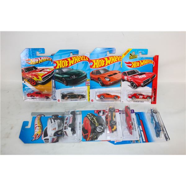 LOT OF HOT WHEELS - 8PCS