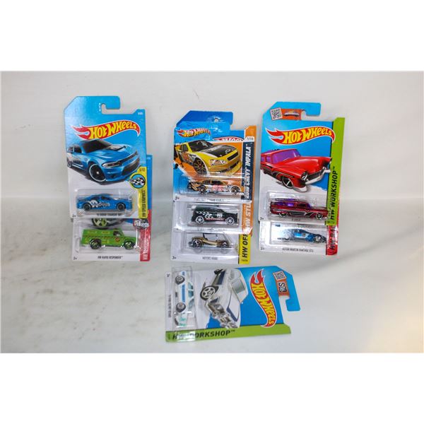 LOT OF HOT WHEELS - 8PCS