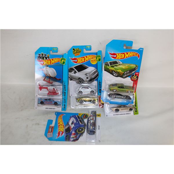 LOT OF HOT WHEELS - 8PCS
