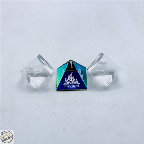 SMALL DISNEYLAND 3D ETCHED PYRAMID WITH 2 SMALL