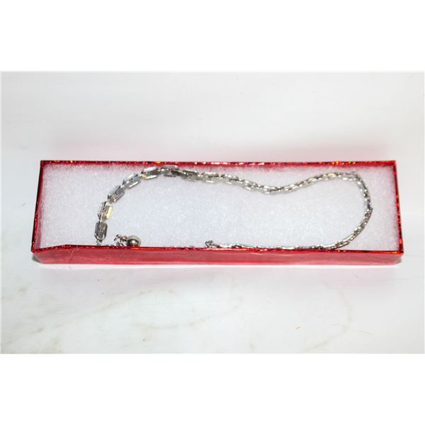 SILVER COLOURED NECKLACE