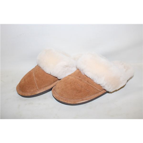 NUKNUUK LADIES LEATHER SLIPPERS SIZE 6