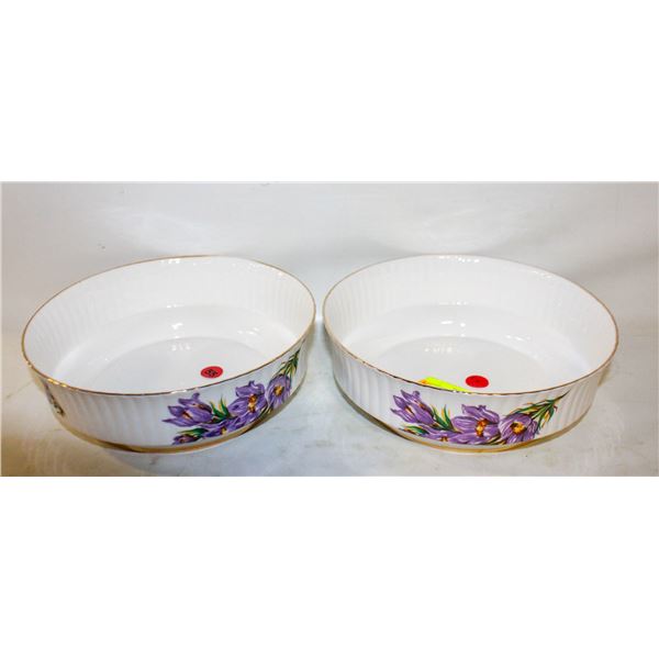 VINTAGE PAIR OF ROYAL WINDSOR MANITOBIA