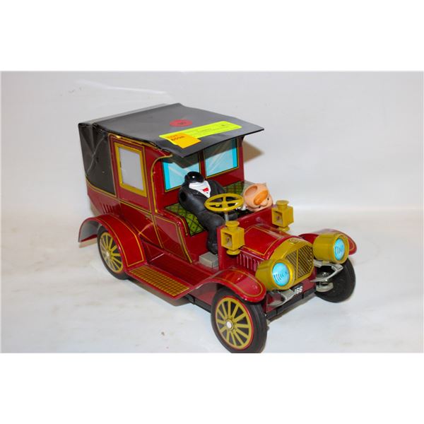 VINTAGE BATTERY OPERATED VEHICLE. AS IS.