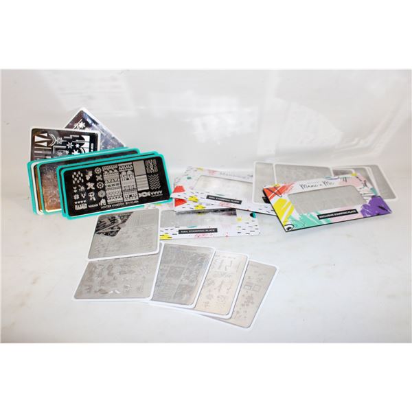 25 MANIOLOGY NAIL PLATES